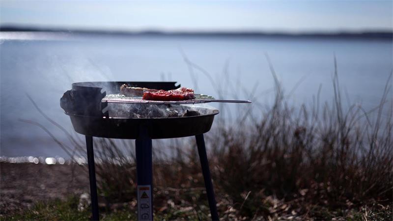 Eine Stichflamme von einem Grill hat einen Elfjährigen verletzt. (Symbolbild)
