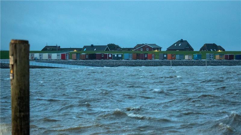Warnung vor Sturmböen am Dienstag – Keine Einsätze im Kreis Stade Eine Sturmflut wird an der deutschen Nordseeküste am Montag nicht erwartet.