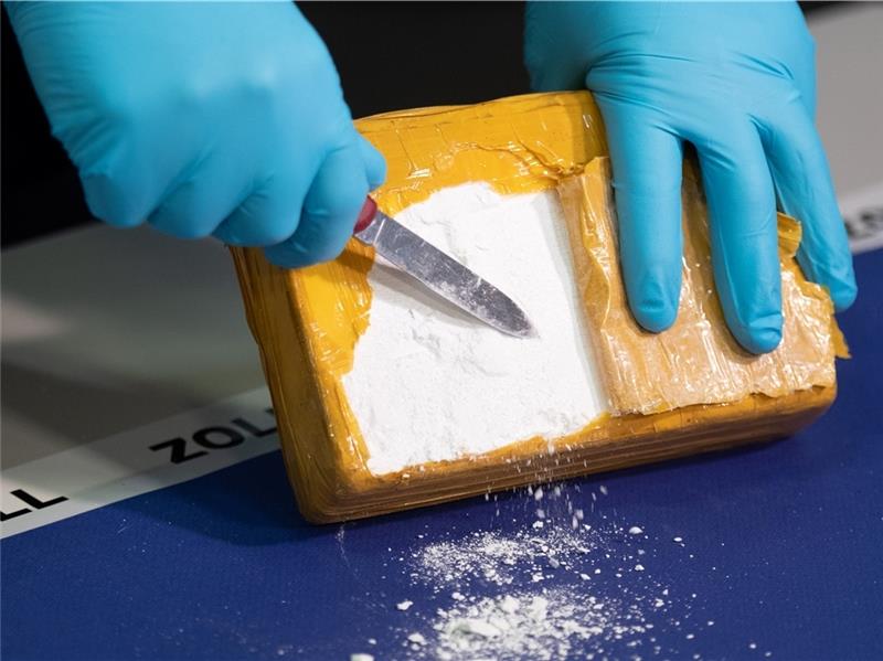 Eine Tonne Kokain hat in Hamburg gestreckt einen Straßenverkehrswert vom 100 Millionen Euro. Foto: dpa