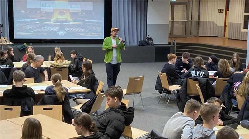 Eine UN-Klimakonferenz tragt in der Porta-Coeli-Schule Himmelpforten