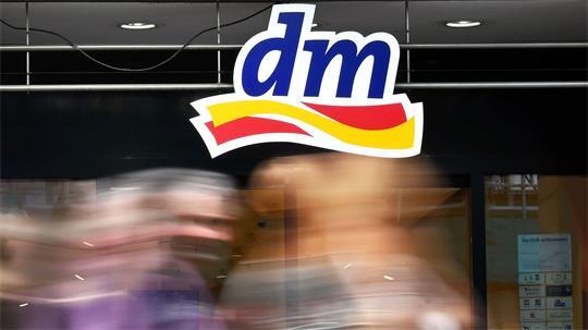 Eine dm-Filiale gibt es im Landkreis Stade unter anderem in Buxtehude. (Archivbild)