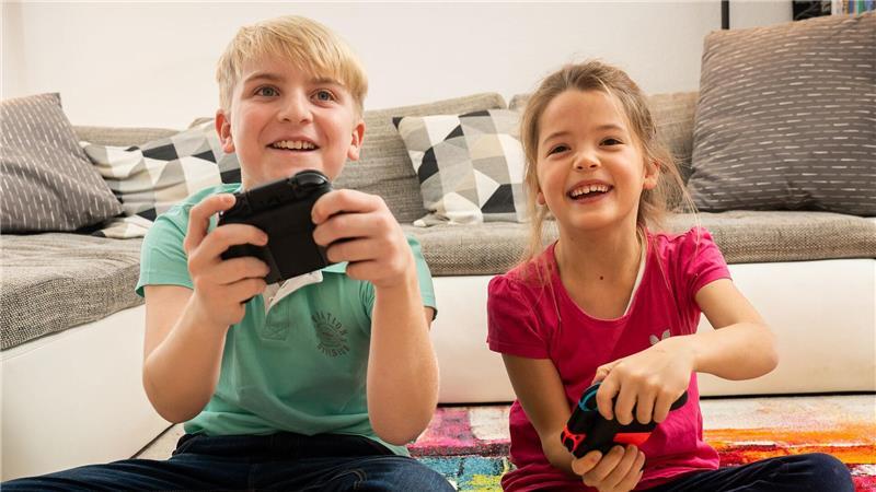 Eine familientaugliche Spielekonsole soll her? Diese Geräte eignen sich für Kinder und Eltern.