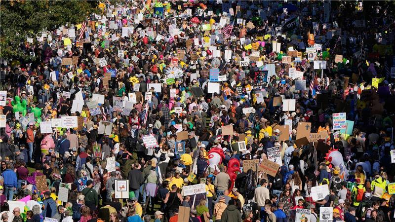 „No Kings“: Wieder Massenproteste gegen Trump in den USA Eine große Menge auch in Portland an der US-Westküste.