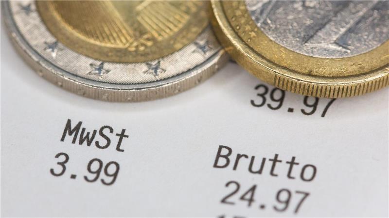 Eine höhere Mehrwertsteuer würde Einkaufen teurer machen. (Illustration)