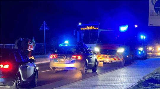 Eine jugendliche Fußgängerin ist im Alten Land bei einem Unfall verletzt worden.