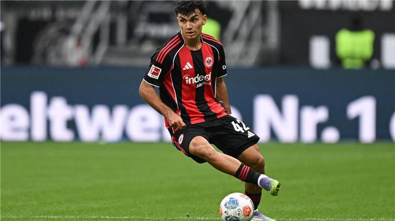 Kompanys launige Frankfurt-Wette und Bayerns Bierzelt-Laune Eine neue Attraktion der Liga: Frankfurts Youngster Can Uzun.