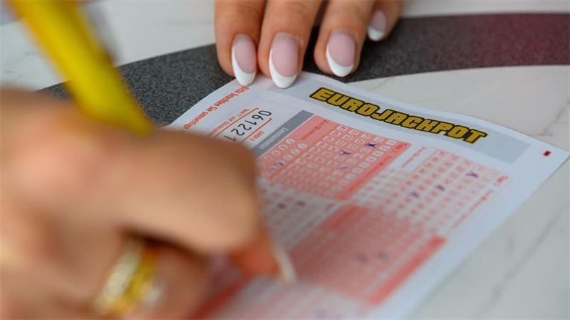 Eine neue Chance auf den prall gefüllten Eurojackpot gibt es am Dienstag.