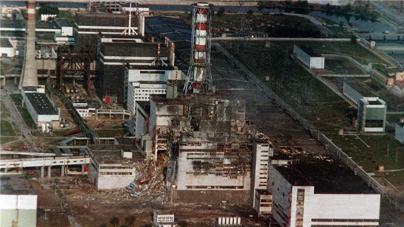 Blick auf den zerstörten Reaktor im Mai 1986. 
