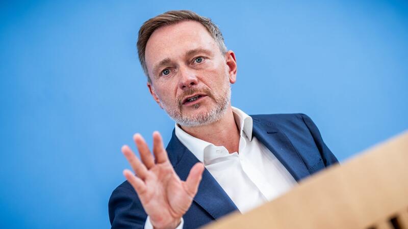 Reizthema Bürgergeld: Debatte über schärfere Regeln Eine weitere Bürgergelderhöhung wird es laut Lindner im nächsten Jahr nicht geben. (Archivbild)