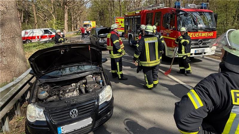 B74: Autofahrerinnen kollidieren bei Hagenah Einen Auffahrunfall gab es am Freitag zwischen Hagenah und Elm.