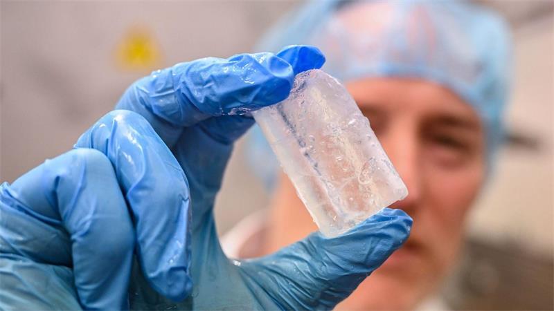 Einen Eiswürfel für den nächsten Drink gefällig?