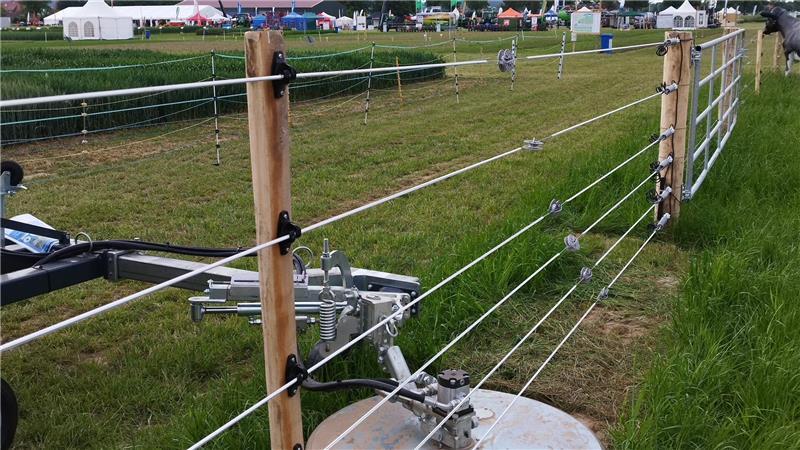 Wolfsriss in Mulsum: So reagieren Pferdehalter in der Region Einen Musterzaun, der während eines Feldtages der Landwirtschaftskammer im Kreis Hildesheim aufgebaut worden war.