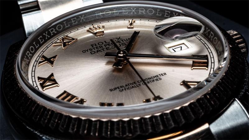 Einer Seniorin wurde in Meckelfeld ihre Rolex-Armbanduhr gestohlen. Die Polizei erfuhr zwei Tage später von der Tat (Symbolbild).