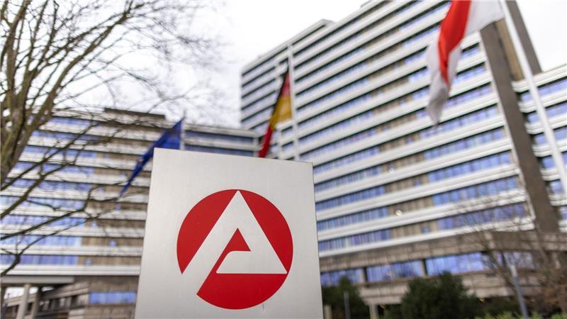 Einer Unternehmensumfrage zufolge könnten in diesem Jahr viele Menschen ihre Jobs verlieren. (Symbolbild)