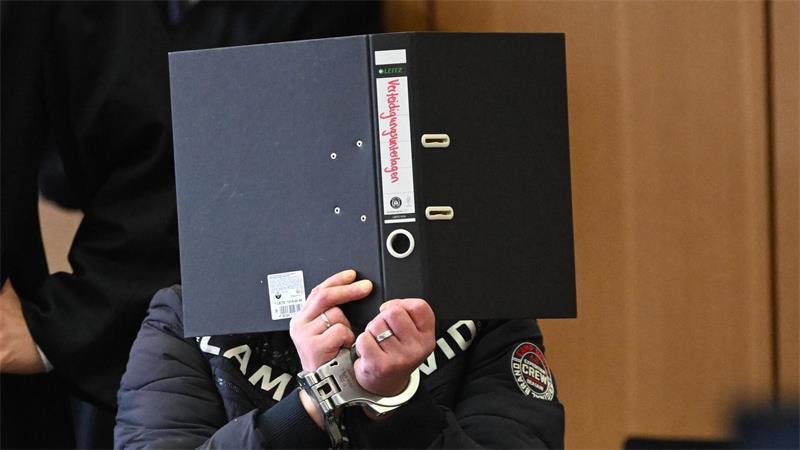 Einer der Angeklagten im Prozess um mutmaßliche Folter.