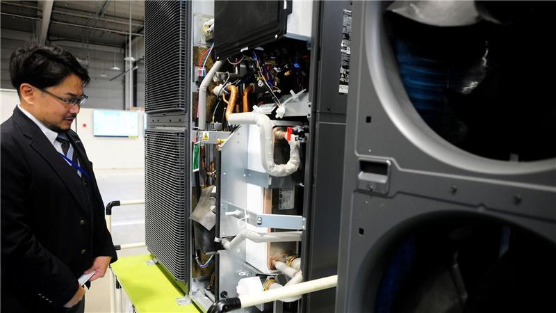 Panasonic eröffnet neue Wärmepumpen-Fabrik in Tschechien Einer der Hauptabsatzmärkte für die Wärmepumpen ist Deutschland, das rund 70 Kilometer entfernt liegt.
