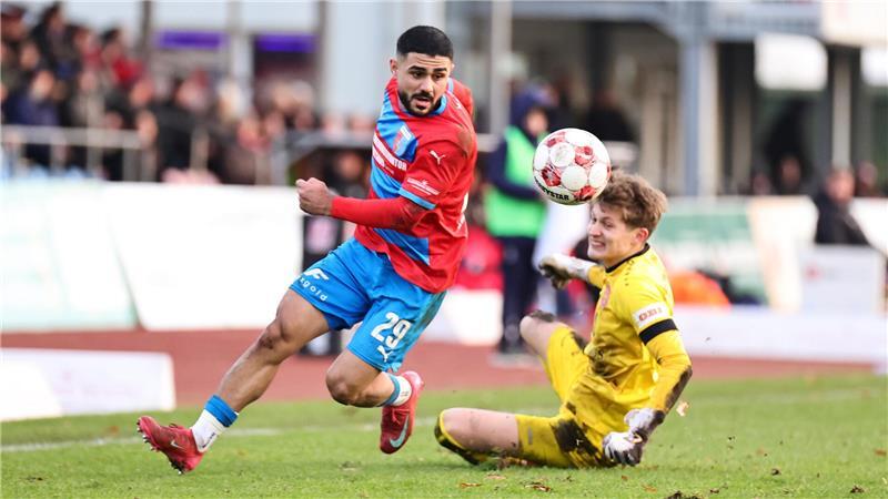 „So gut wie noch nie“: D/A-Trainer schlägt aber auch kritische Töne an Einer der Neuzugänge, die „voll eingeschlagen“ sind: Alla Aid Hamid erzielte in der laufenden Regionalligasaison bereits acht Tore.
