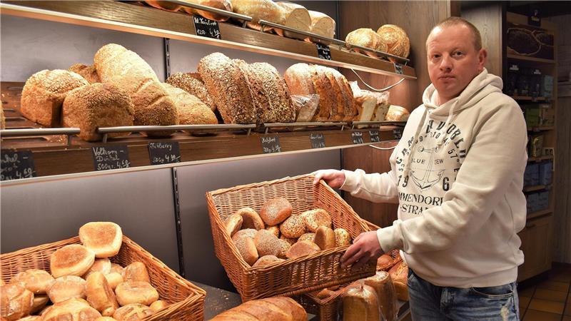 Traditionsbäcker insolvent – doch es gibt auch Profiteure Einer der Verlierer: Miroslaw Stawarz musste seine kleine Bäckerei im Landkreis Cuxhaven 2024 schließen. (Archivbild)