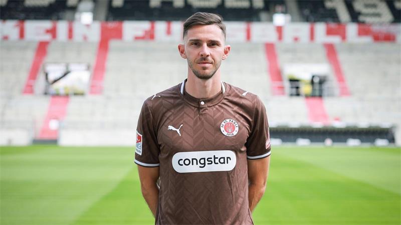 Alles anders bei St. Pauli: Club vor Neuanfang nach Abstieg Einer der bekannteren St. Pauli-Neuzugänge: Branimir Hrgota. (Archivbild)