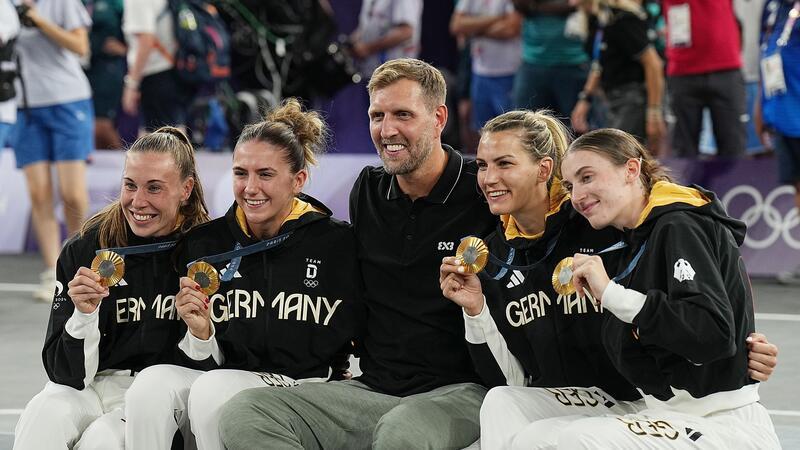 Deutscher Sport im Olympia-Tief: Abwärtstrend geht weiter Einer der deutschen Olympia-Höhepunkte: Die sensationelle Goldmedialle im 3x3.