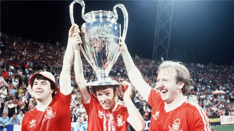 Einer seiner größten Momente: 1979 feiert John Robertson (l) den ersten von zwei Triumphen im Europapokal der Landesmeister mit Nottingham Forest.