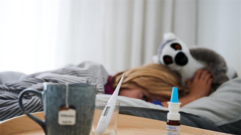 Typische Kinderkrankheiten im Überblick Einfach Ruhe gönnen: Drei-Tage-Fieber und Ringelröteln sind weitgehend harmlose Viruserkrankungen.