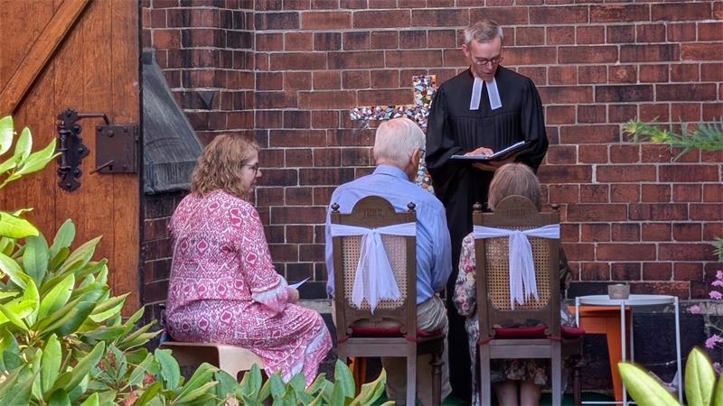 Spontan-Hochzeit: Die schönsten Bilder der Trauungen im Landkreis Stade „Einfach heiraten“ in der St.-Petri-Kirche in Buxtehude: 13 Paare haben geheiratet oder sich segnen lassen.