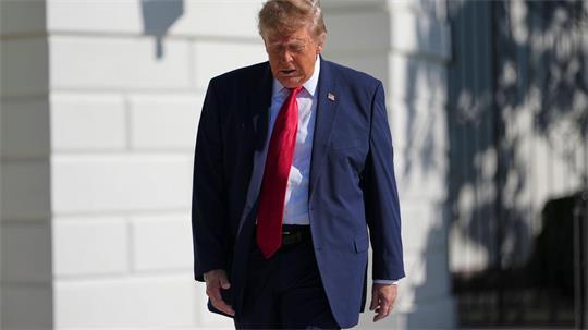 Einige Demokraten fordern die Einsetzung eines unabhängigen Sonderermittlers, um Verbindungen von US-Präsident Donald Trump zum Sexualstraftäter Jeffrey Epstein unter die Lupe zu nehmen. (Archivbild)