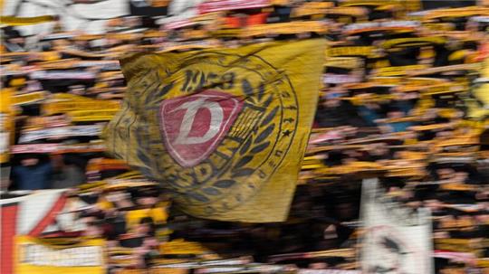 Einige Fans von Dynamo Dresden sollen Felix Götze beleidigt und bespuckt haben.