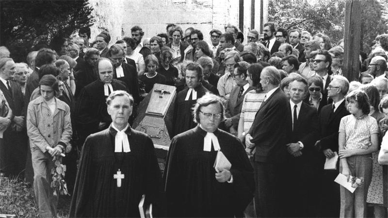 Einige Tage nach der Selbstverbrennung des Geistlichen zog seine Beisetzung Hunderte von Menschen an. (Archivbild)