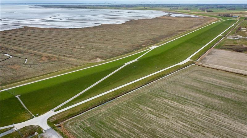 Was, wenn der Meeresspiegel steigt – Rückzug von der Küste? Einige Wissenschaftler appellieren an die Politik, auch einen Rückzug aus tiefer gelegenen Küstenregionen zu erwägen. (Archivbild)