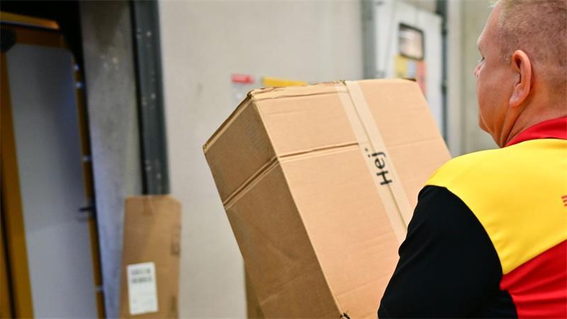 Post-Chaos um Klinikbriefe: Patientin verfolgt Zustellerin Einige bekommen Pakete, andere warten auf Post. (Symbolbild)