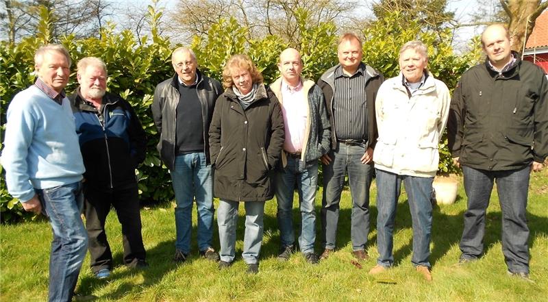 Einige der Mitglieder , der Lüher FWG (von links): Wolfgang Gruber, Udo Giese, Benno Heeren, Inge Massow-Oltermann, Ralph Ebers, Helge Kahrs, Gerald Wolpers, Henning Rolf.