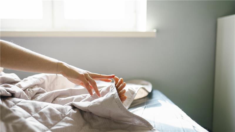 Einmal gut strecken! Im Normalfall erledigt sich das Problem eingeschlafener Hände oder Füße dadurch.