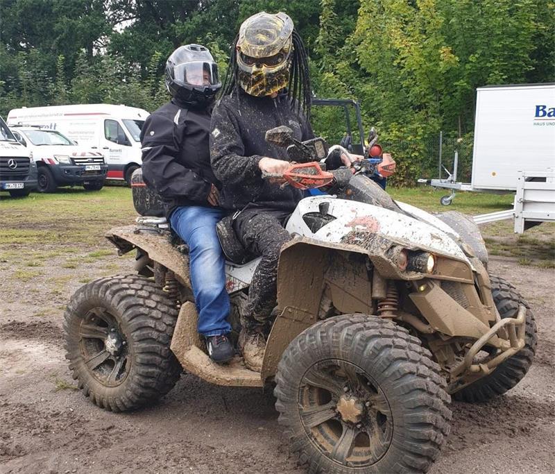 Harsefelder schenkt schwerkranken Kindern besondere Momente Einmal mit dem Quad mitfahren: Das machen die Quadkinder Bremen, Hamburg und Umgebung für Kinder oder Erwachsene mit Behinderungen möglich.