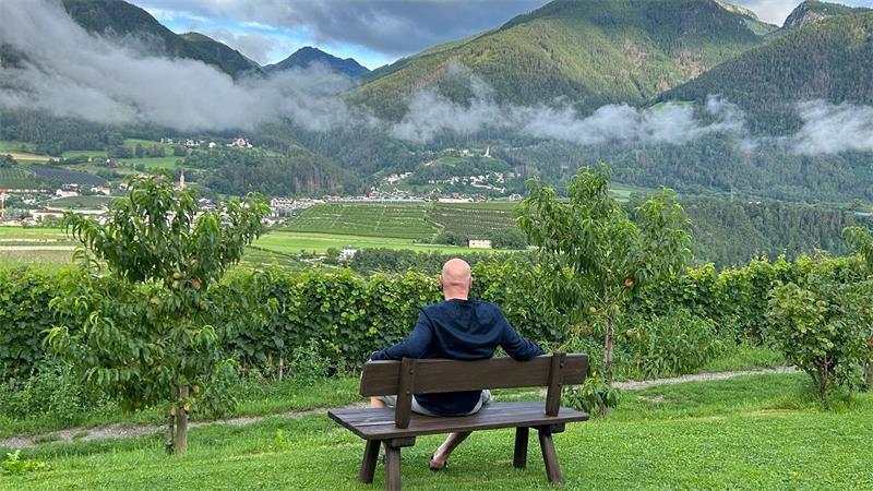 „Ein knappes Ding“: In der Notaufnahme holen ihn Ärzte zurück ins Leben Einmal über den Brenner nach Brixen in das Hotel, in dem Hendrik Sievers 2023 fast gestorben wäre. Er wollte sich beim Wirt bedanken.