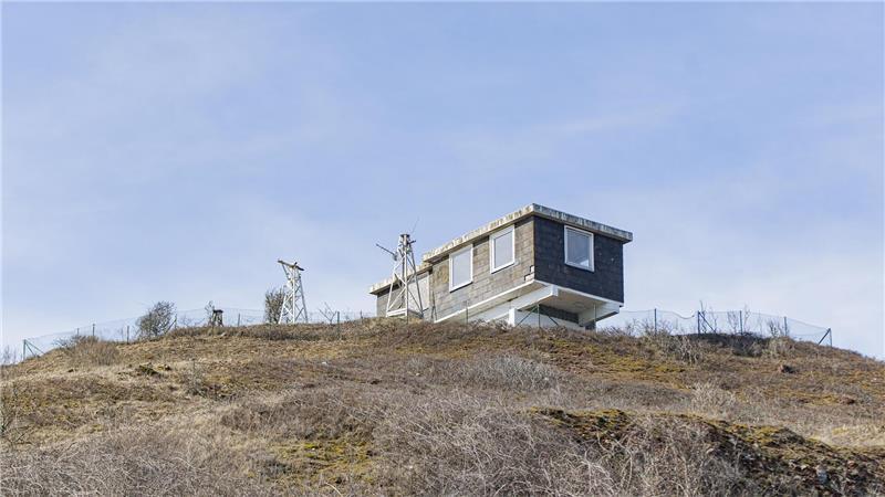 Ende des Rätselratens: Wem dieses Haus auf Helgoland jetzt gehört Einsam gelegen, mit Wahnsinnsaussicht: Was es mit diesem Haus auf sich hat.
