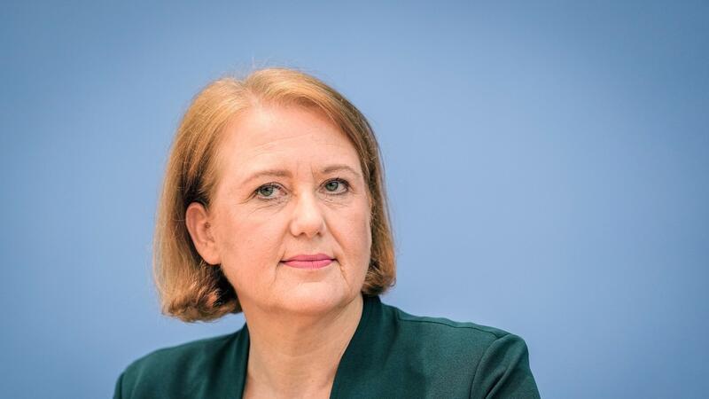 „Einsamkeit ist längst nicht mehr ein Phänomen, das ausschließlich ältere Menschen betrifft“, sagt Lisa Paus (Bündnis 90/Die Grünen).