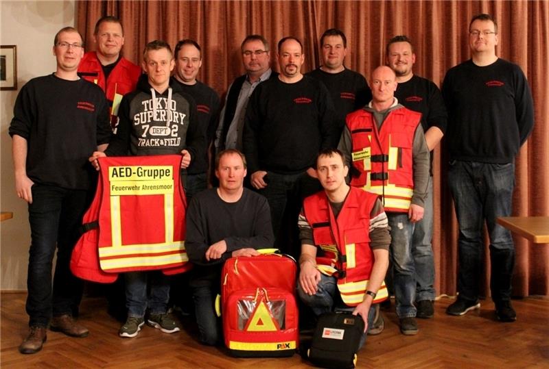Einsatzbereit: Die neue Notfallgruppe der Feuerwehr Ahrensmoor hilft ab sofort bei medizinischen Notfällen im Dorf. Foto: Kress