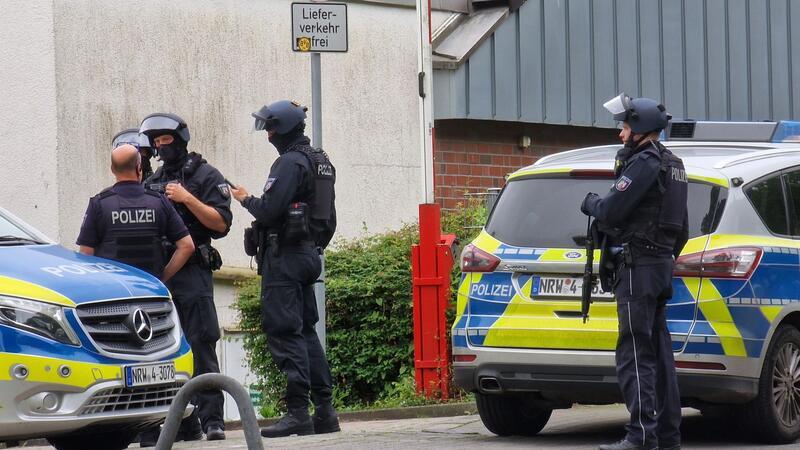 Einsatzkräfte der Polizei am 1. Juni in Hagen im Einsatz.