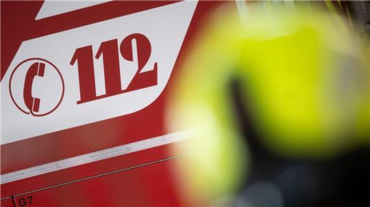 Einsatzkräfte in Braunschweig hatten sich verstärkt und angesichts des winterlichen Wetters reichlich zu tun. (Symbolbild)