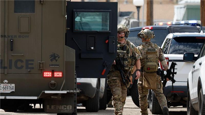 Einsatzkräfte nach den Schüssen in Anaconda im US-Bundesstaat Montana.