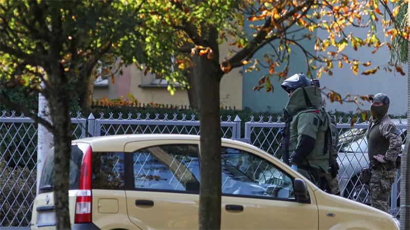 Viele Verletzte bei Messerattacke an Schule in Polen Einsatzkräfte von Polizei, Feuerwehr und Rettungsdienst rückten an.