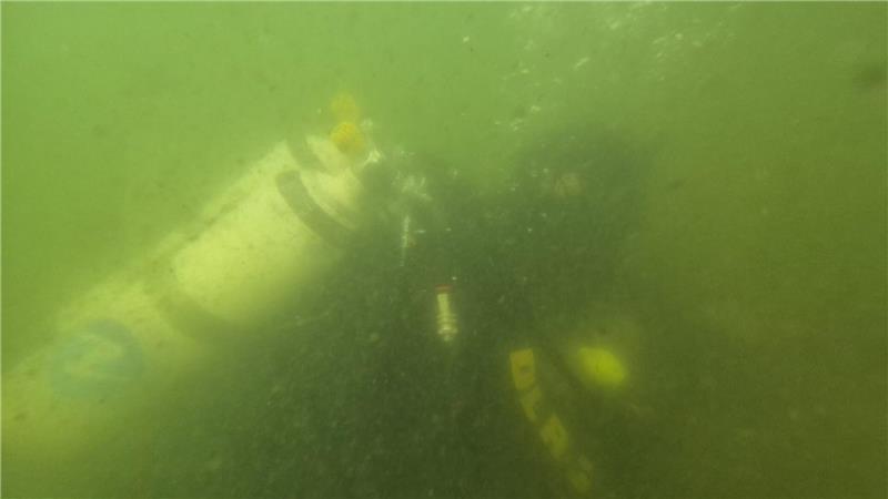 Einsatztaucher müssen sich oft in trübem Gewässer bewegen.