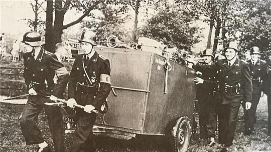 Einsatzübung der Feuerwehr im Jahr 1958.