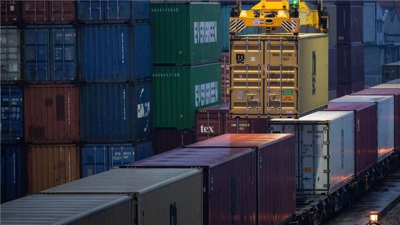 Prognose: Deutsche Wirtschaft wächst, aber unter EU-Schnitt Einschränkungen im Welthandel bergen Risiken.