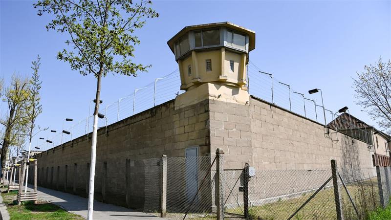Geteilte Geschichte: Wie der Mauerbau bis heute nachwirkt Einst Stasi-Gefängnis, heute Gedenkstätte in Berlin-Hohenschönhausen. (Archivbild)