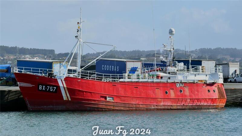 Darum mussten die deutschen Fischer ihre Kutter verkaufen Einst als „Ursel“ im Fischereihafen zuhause: Die "Pesorsa Cuatro" im Hafen von La Coruna.