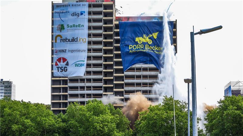 Duisburg sprengt weiteren „Weißen Riesen“ Einst bot das Gebäude mit 160 Einheiten reichlich Wohnraum.