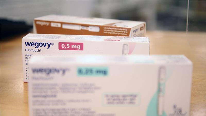 Preisdruck bei Abnehmmitteln: Novo-Nordisk-Aktie bricht ein Einst ein Kassenschlager, nun unter Preisdruck: Das Abnehmmittel Wegovy von Novo Nordisk